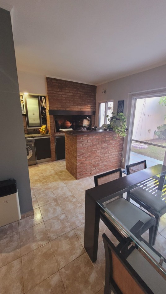 Vendo Duplex calle Lamadrid 