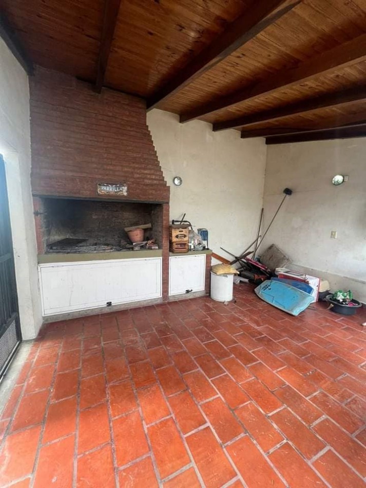 Vendo casa zona Santa Lucia/ Paracao.