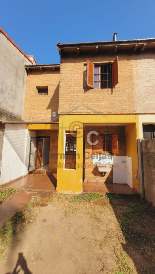 Vendo Duplex calle Ascasubi. a 150 mts de Ramirez